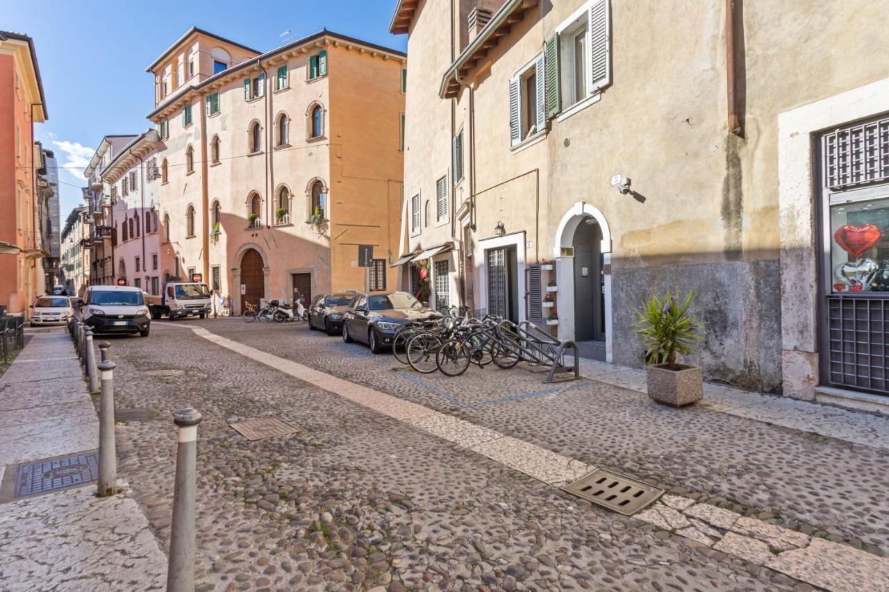 Appartamento Carega - Affitti Brevi Italia Verona Exterior photo